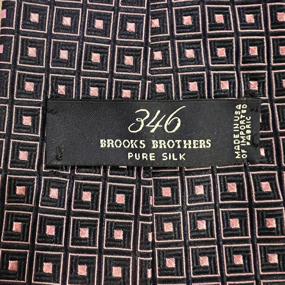 Brooks Brothers 346 Men's Tie Navy Blue & Pink Geometric Pure Silk Tie